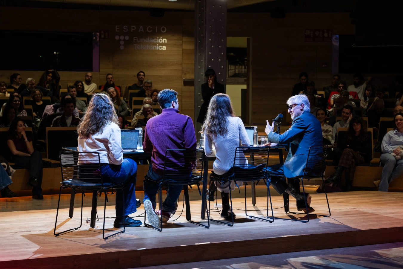 Enrique Goñi participates in WATIFTV. Image from a moment during the interview.