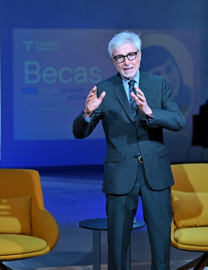 **Enrique Goñi, Chairman of Fundación Telefónica, at the presentation of Fundación Telefónica’s scholarship program.**