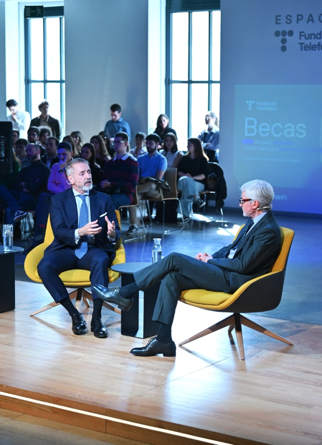 **Marc Murtra, Chairman of Telefónica, and Enrique Goñi, Chairman of Fundación Telefónica, at the presentation of Fundación Telefónica’s scholarship program.**