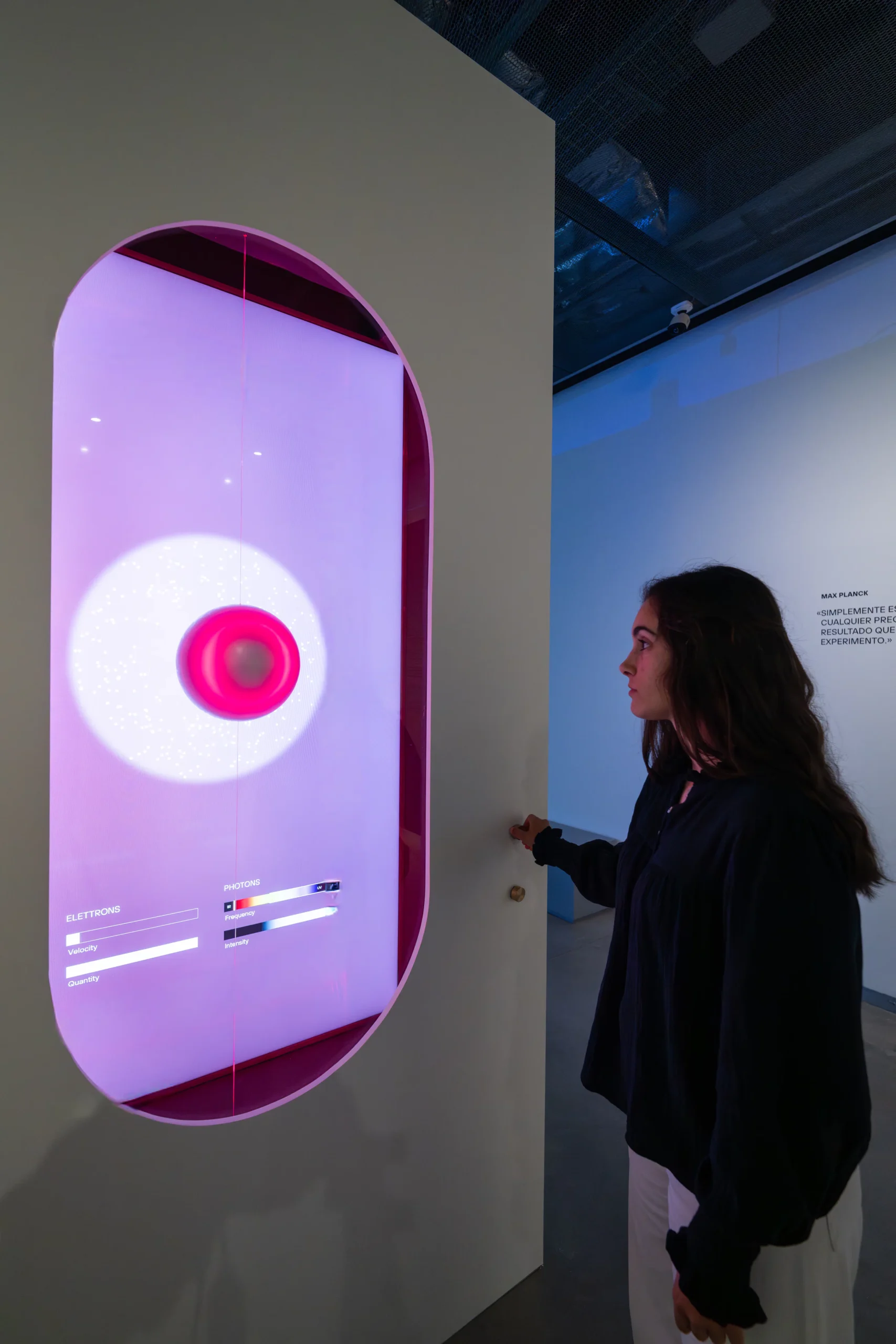 Image showing one of the works featured in the exhibition ‘The Quantum Revolution’ at Espacio Fundación Telefónica